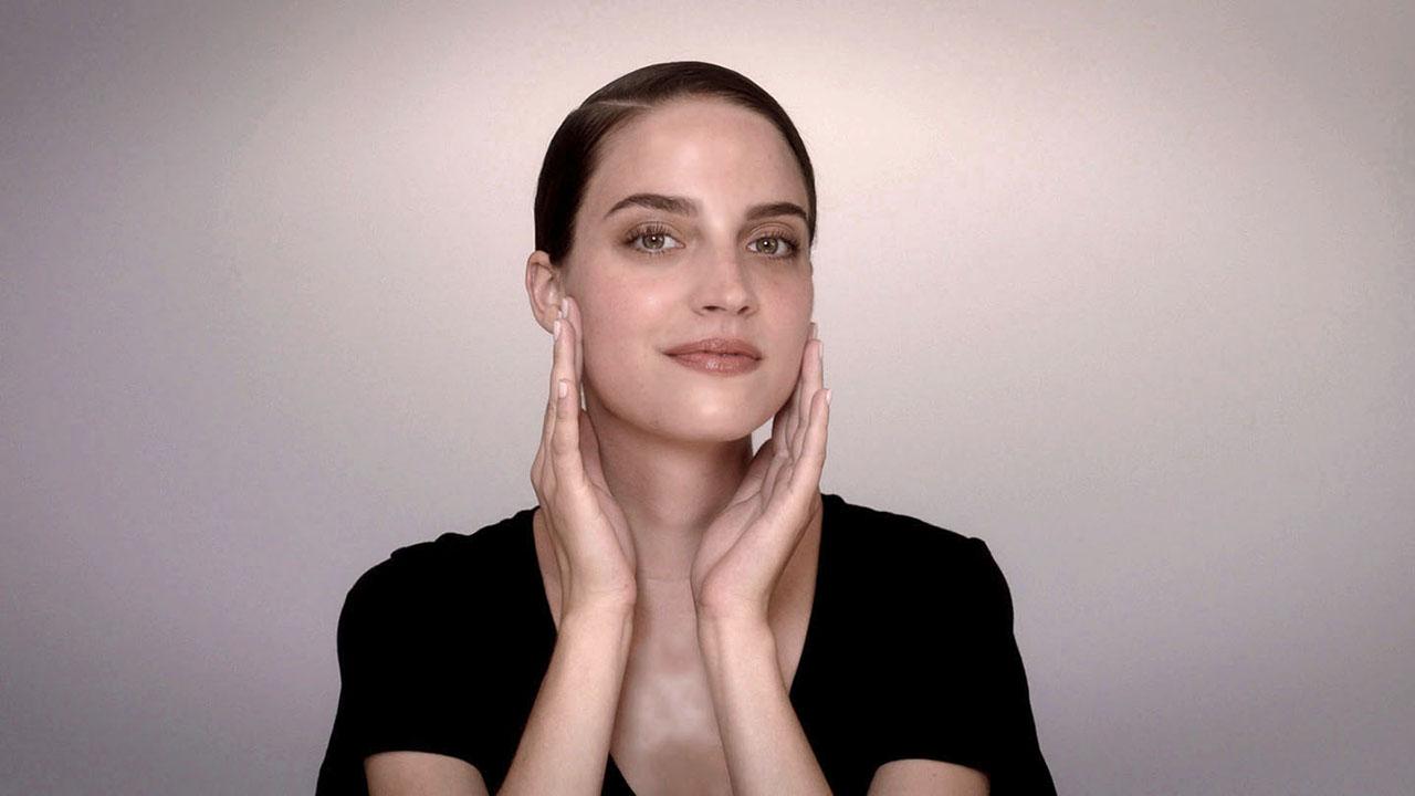 Givenchy Le Soin Noir · 3'00 · 2018